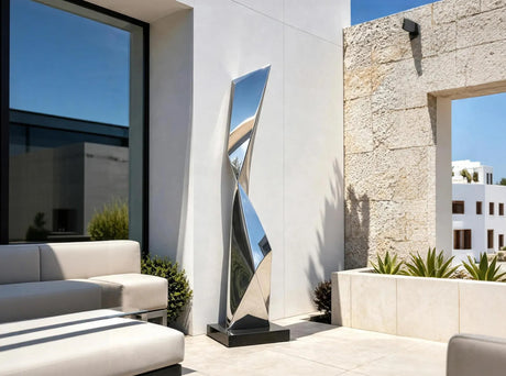 Can a Mirrored Stainless Steel Sculpture Create Bothersome Glare Near Homes?