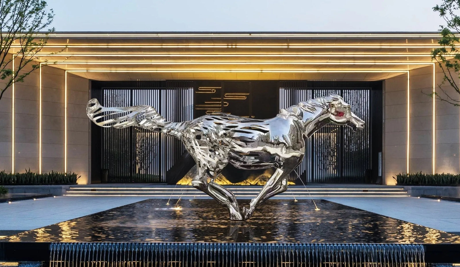 Bronze Sculpture vs Stainless Steel Sculpture: Which is Better for Outdoor Use?